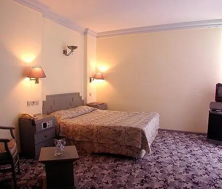 Ozcelik Hotel Kusadasi